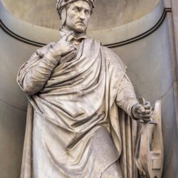 FWCB5N Florence, Florence Province, Tuscany, Italy.  Statue in Piazzale degli Uffizi of Florentine poet Dante